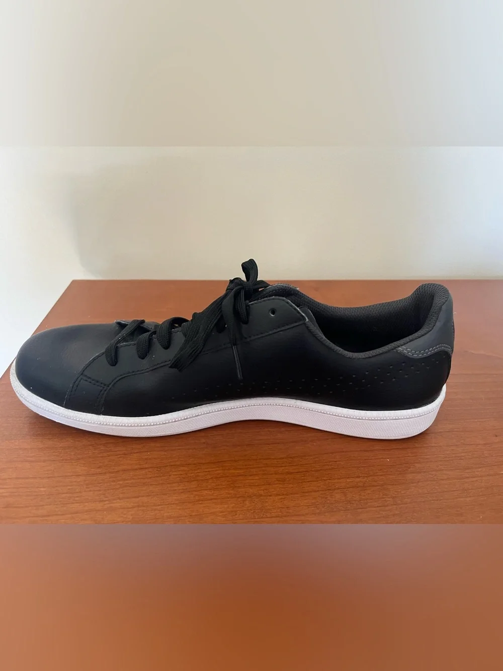 Puma Smash Perf Leather athletic shies size 12